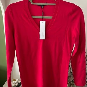 525 American V-neck top